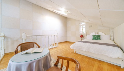 Basic Room, 1 Bedroom (freesia)