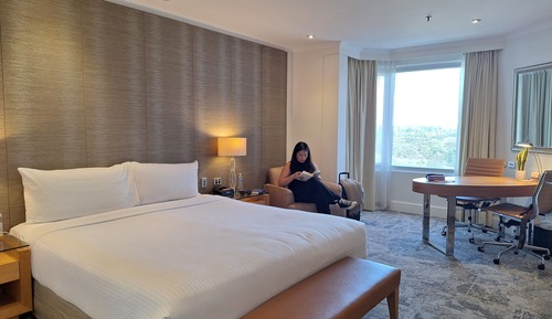 Room, 1 King Bed, River View