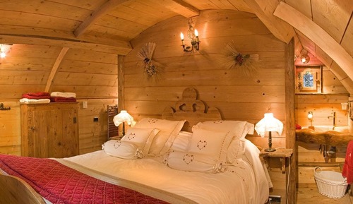 Room des Barrattes with Private Jacuzzi
