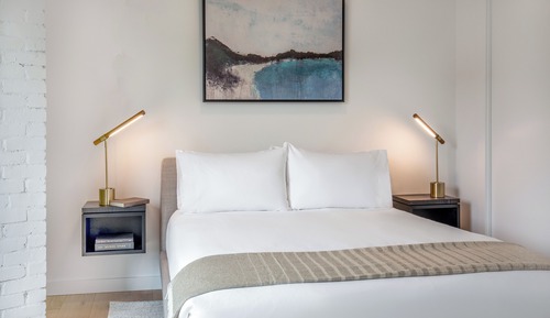 Standard Suite, 1 Queen Bed