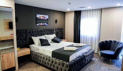 Deluxe Double Room Single Use, City View