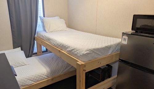 Economy Room