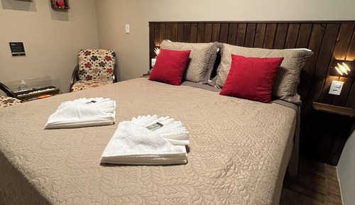 Deluxe Cabin, River View