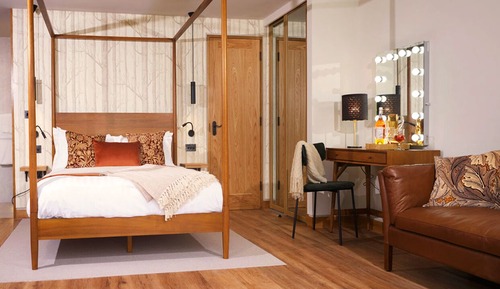 Superior Double Room, Ensuite, Garden View (Carriage Room)