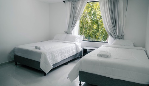 Classic Room, 2 Double Beds, Pool View