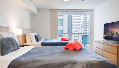 Luxury Condo, 1 Bedroom, Partial Ocean View