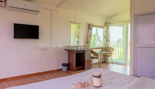 Lake view Premium cottage