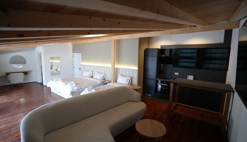 Deluxe Studio Suite, River View