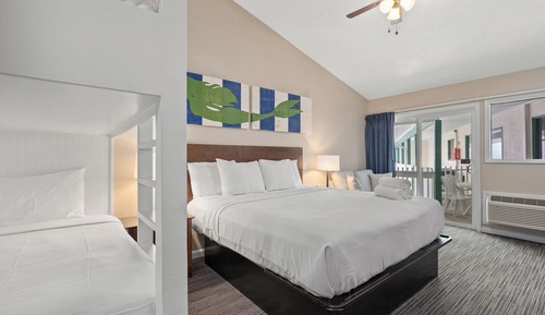 Studio King w/ Bunk Bed Pool View