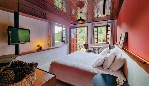 Deluxe Room, 1 Queen Bed, Jetted Tub, Lagoon View