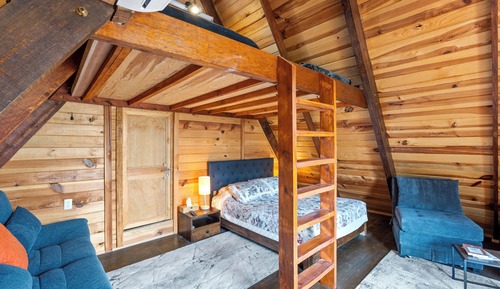 Junior Cabin, Garden View