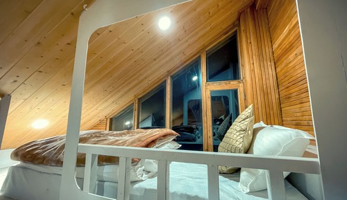 6 Bed Mixed Dorm