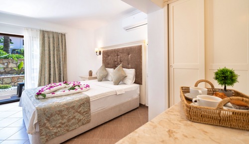 Economy Double Room, Garden View