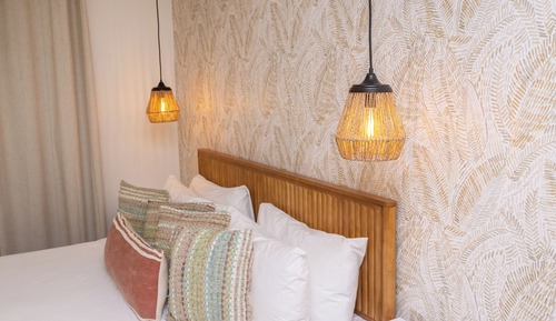 Luxury Room, 1 King Bed, Roll-in Shower, Kitchenette