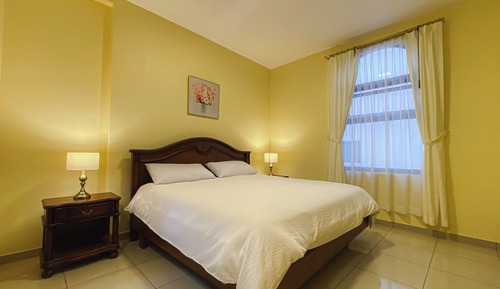 Deluxe Suite, Courtyard View