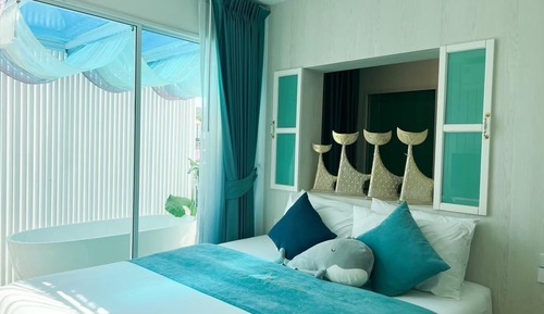 Deluxe Suite, Bathtub