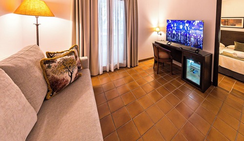 Superior Suite, Non Smoking, Garden View