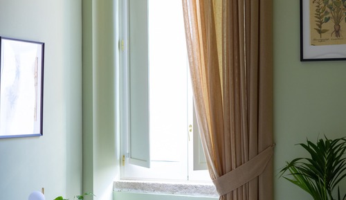 Deluxe Room, 1 Queen Bed, Private Bathroom, City View