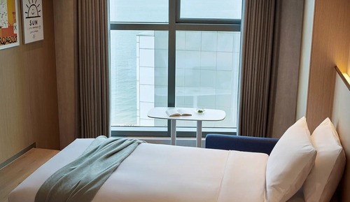 Standard Room, 1 King Bed (Side Ocean)