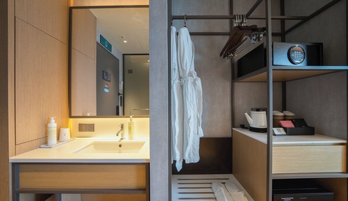 Standard Room, 1 Queen Bed