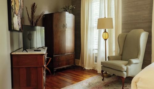 Superior Room, 1 King Bed, Private Bathroom