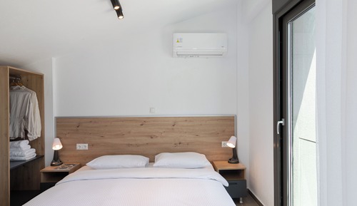 Luxury Villa, 3 Bedrooms, Poolside