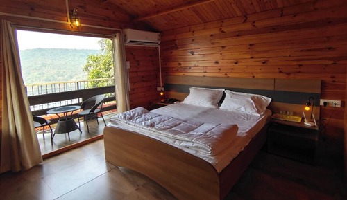 Deluxe Cottage
