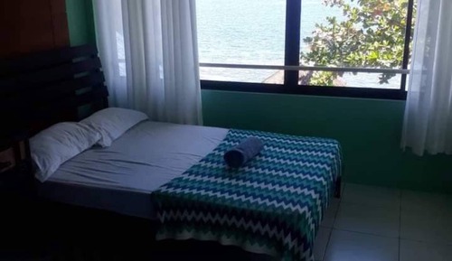 Family House, 4 Bedrooms, Pool View, Beachfront