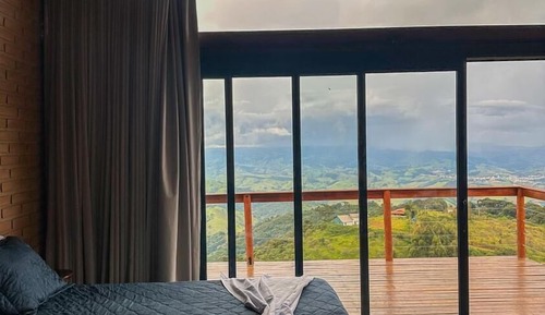 Honeymoon Chalet, Mountain View