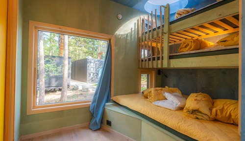 Basic Cabin, Accessible