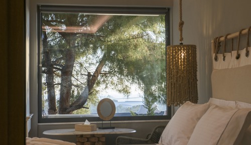 Design Studio Suite, 1 Queen Bed, Sea View, Poolside