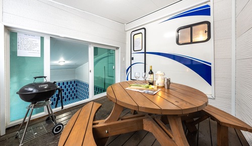 Basic Room, 1 Bedroom (luxury caravan navy)