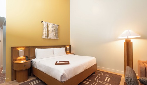 Deluxe Room, 1 King Bed (Accessible)