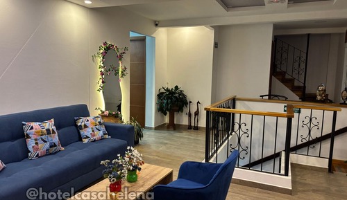 Family House, Multiple Bedrooms, Kitchen, Mountain View