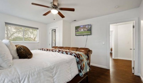 House (4 Bedrooms)