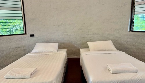 Family Room, Lake View