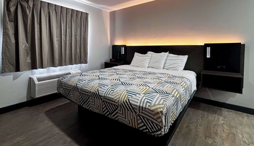 Standard Room, 1 King Bed, Non Smoking, Refrigerator & Microwave