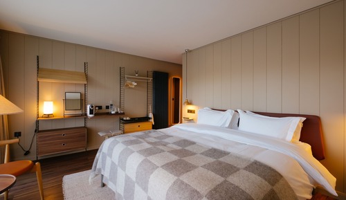 Luxury Room, 1 King Bed, Bathtub, Lake View