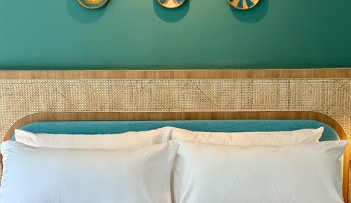 Superior Room, 1 King Bed, Pool View