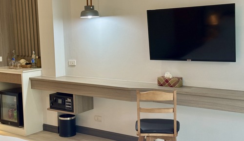 Deluxe Double Room, 1 King Bed, Garden View