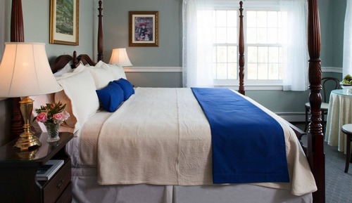 Acadia Suite, 2nd Floor, Fireplace, Jetted Spa Tub