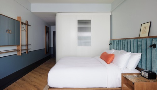 Deluxe Studio, 1 King Bed with Sofa bed