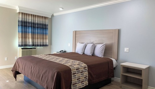 Comfort Room, 1 King Bed, Non Smoking