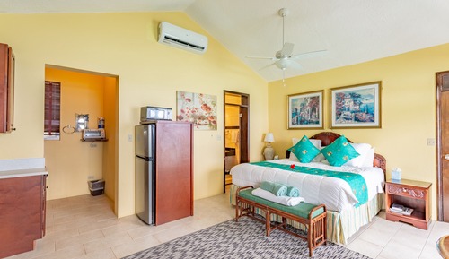 Junior Suite, Kitchen, Ocean View (Cliffside)
