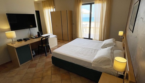 Superior Quadruple Room, Terrace, Sea View