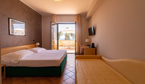 Superior Triple Room, Terrace, Sea View