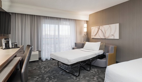 Room, Multiple Beds