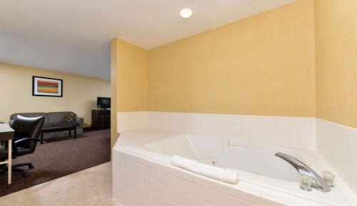 Suite, 1 King Bed with Sofa bed, Jetted Tub