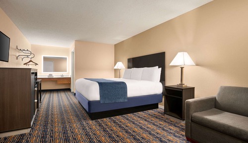 Standard Room, 1 King Bed