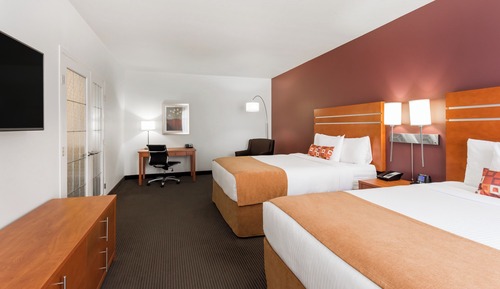 Family Suite, Two Queen Beds, Non Smoking
